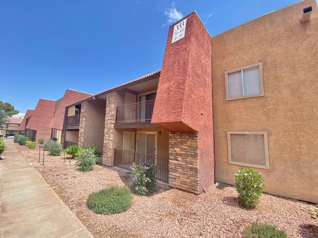 Building Photo - 1ST FLOOR CONDO UNIT 1 BEDROOM/ 1 FULL BATH, LOCATED GUARD GATED COMMUNITY