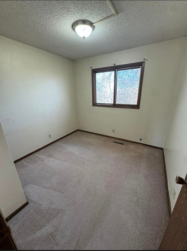 Photo - 743 Westridge Rd