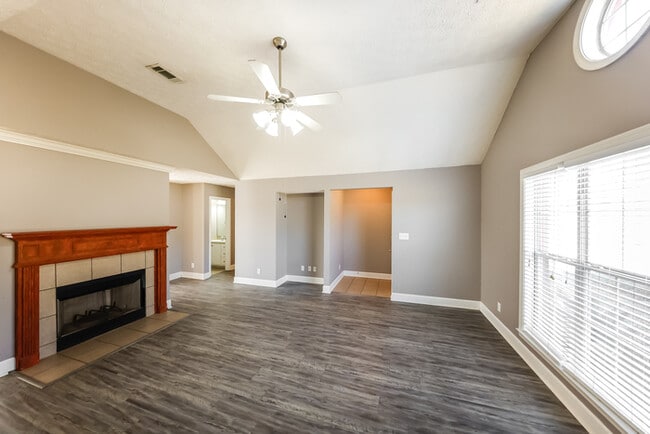 Photo - 1812 Aspen Way