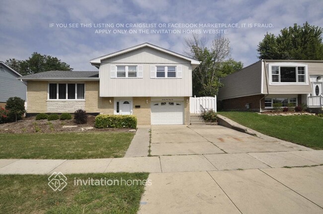 Building Photo - 7442 160th St Rental