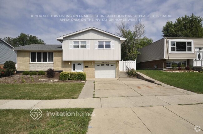 Building Photo - 7442 160th St Rental