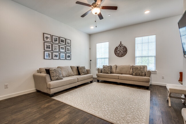 Photo - 7223 Switchgrass Rd