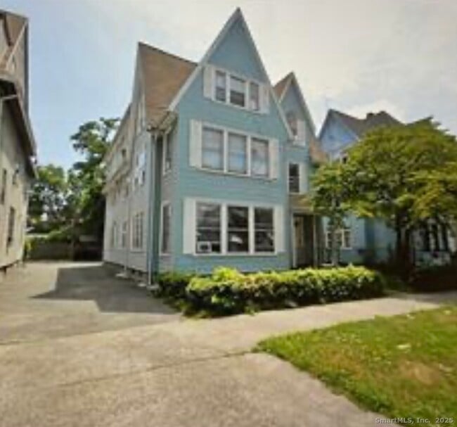 Building Photo - 1921 North Ave