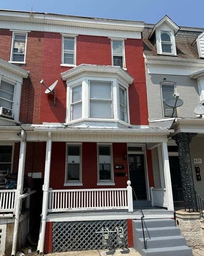 Building Photo - 623 Walnut St Unit 623 Wallace St  2