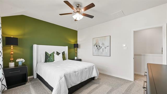 Photo - 740 Thorn Crk Dr