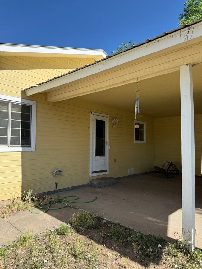 Photo - 3 bed, large yard