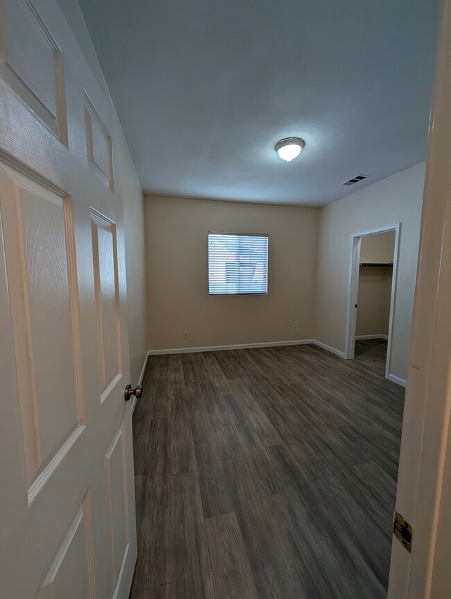 Photo - 1468 Burns Ln