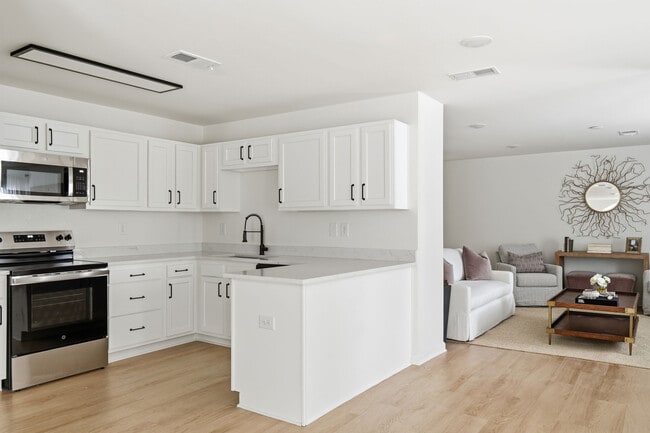 Photo - Harper Flatts