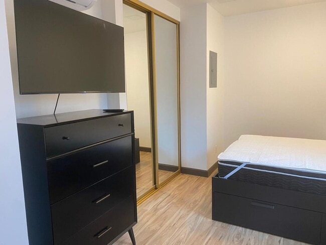 Photo - 1445 Revere Ave