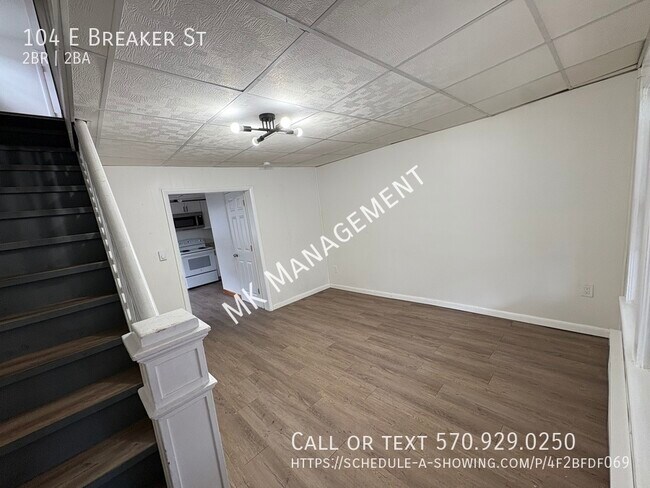 Photo - 104 E Breaker St