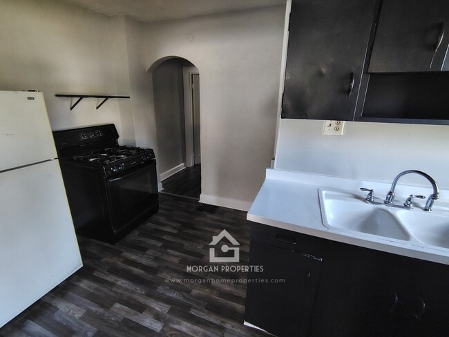 Photo - 1325 W 10th St Unit 1325