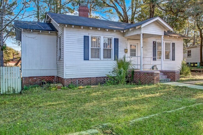 Photo - Beautiful Single Family house near downtow...