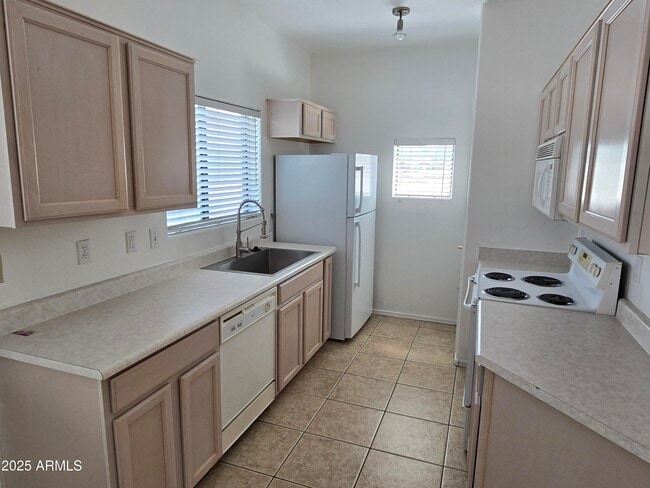 Photo - 13818 N Saguaro Blvd Unit 101