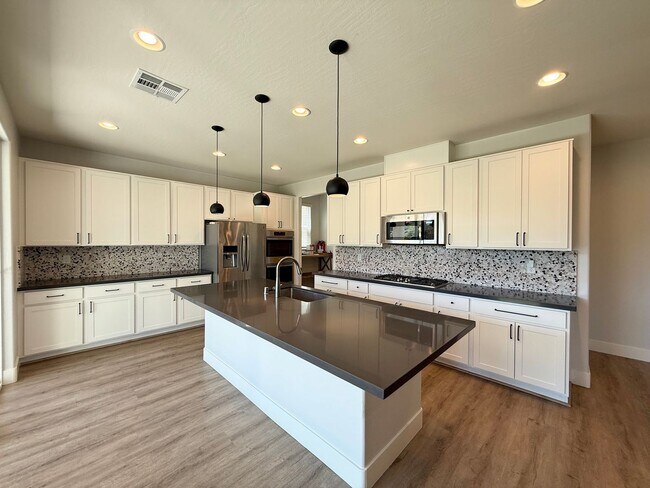 Photo - 4/BD 2.5/BA Upgraded Home with Solar, Loft...