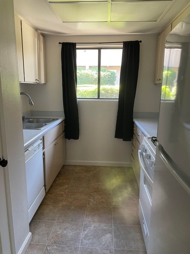 Photo - 2 Bedroom 1.5 bath Townhome!