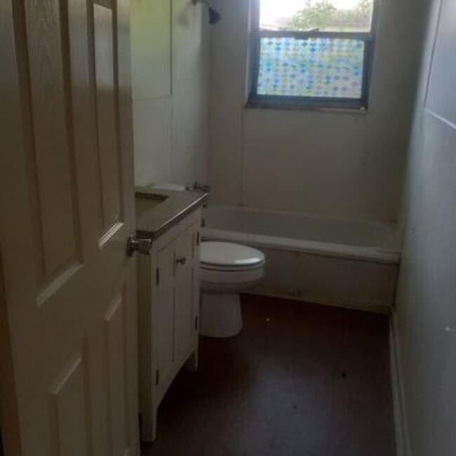 Photo - 2100 Olive St