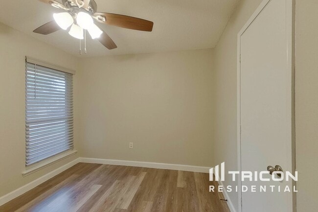 Photo - 6217 Old Mill Cir