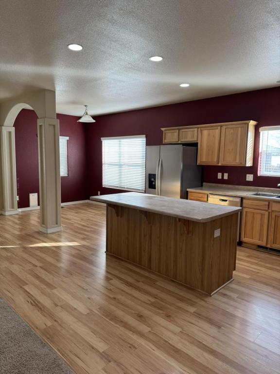 Photo - 784 Dutton St