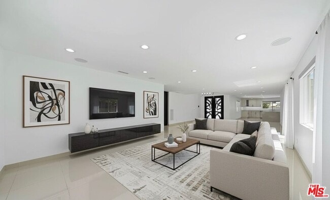 Photo - 6243 Berquist Ave