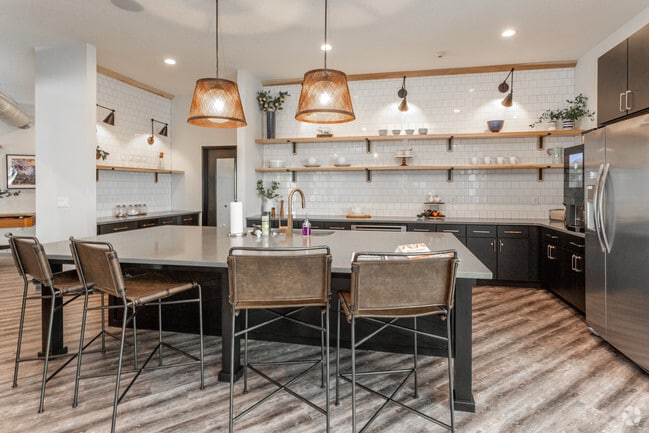 Casa club - The Summit at Heritage Apartments