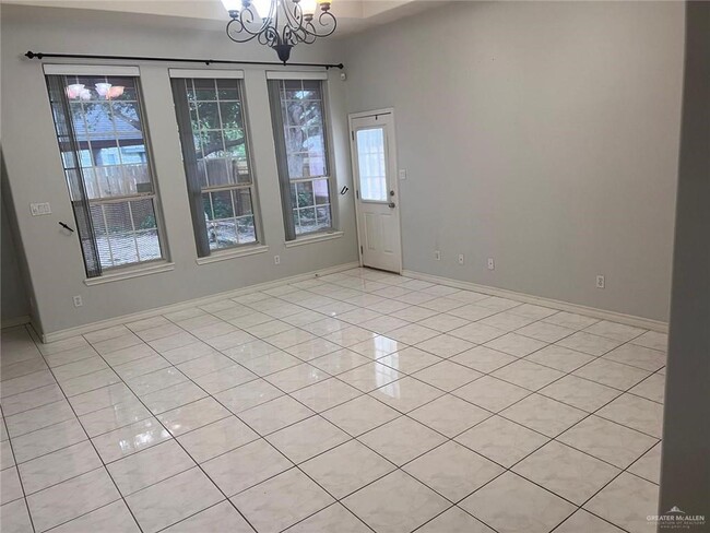 Photo - 10 Selena St