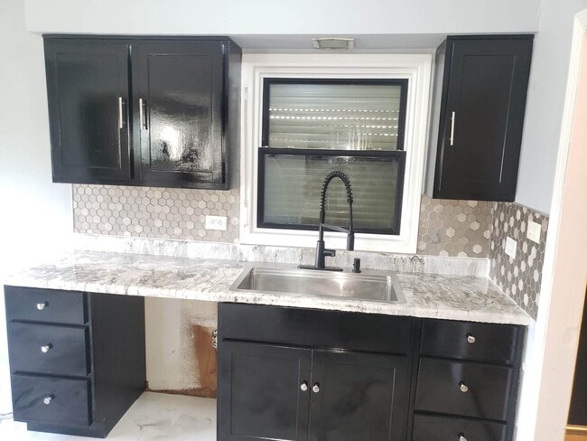 Photo - 1429 Kasten Dr