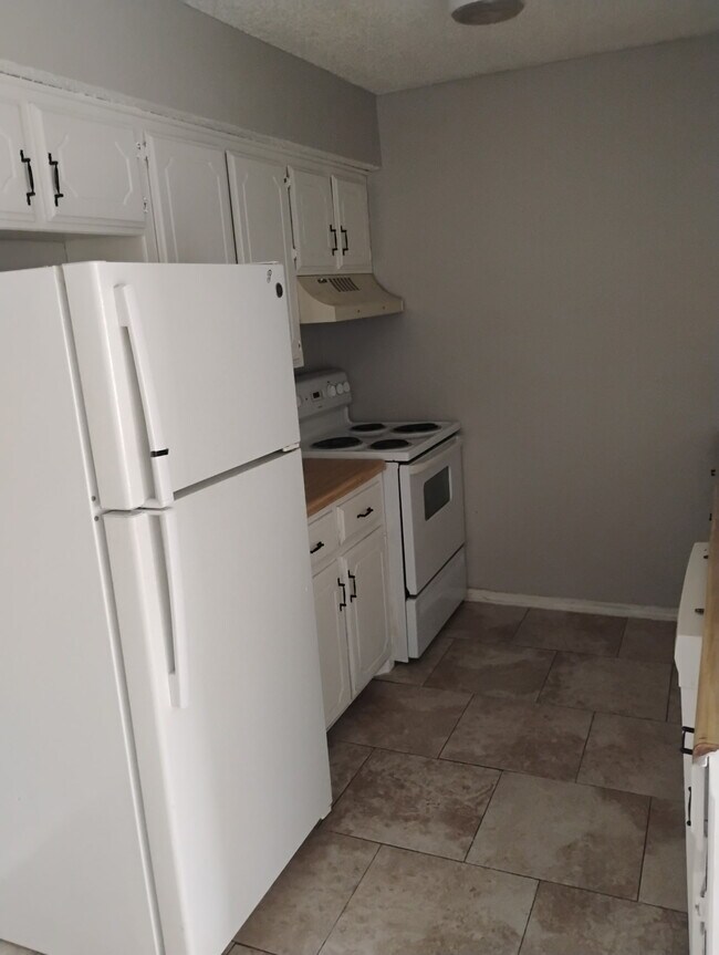 Photo - 6013 S McKinley Ave Unit C