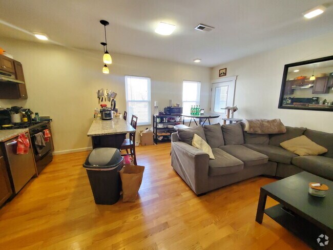 Building Photo - 23 Weitz St Unit U3 Rental