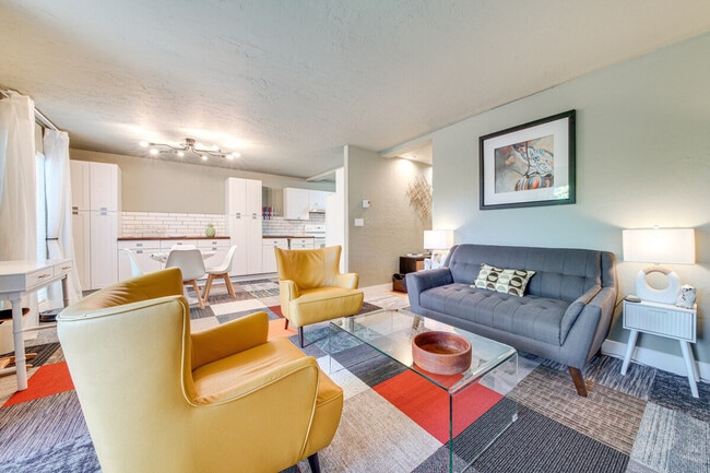 Photo - 1425 S Puget Dr Unidad ID1386199P