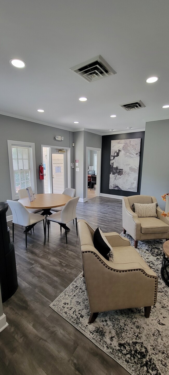 Riverwoods Apartments of Fredericksburg