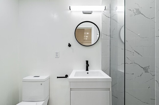 Photo - 11 Craig Cres Unit Designer 2 Bed 2 Bath in Leaside
