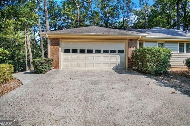 Photo - 2052 Old Forge Way