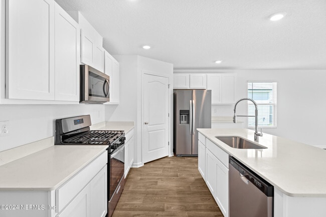 Photo - 197 Ardila Cir