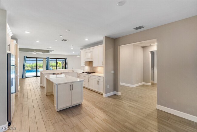 Building Photo - 19001 Aqua Shore Dr