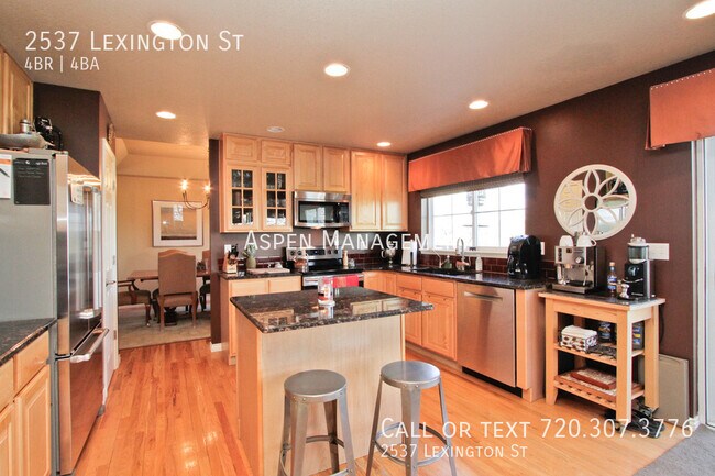 Photo - 2537 Lexington St