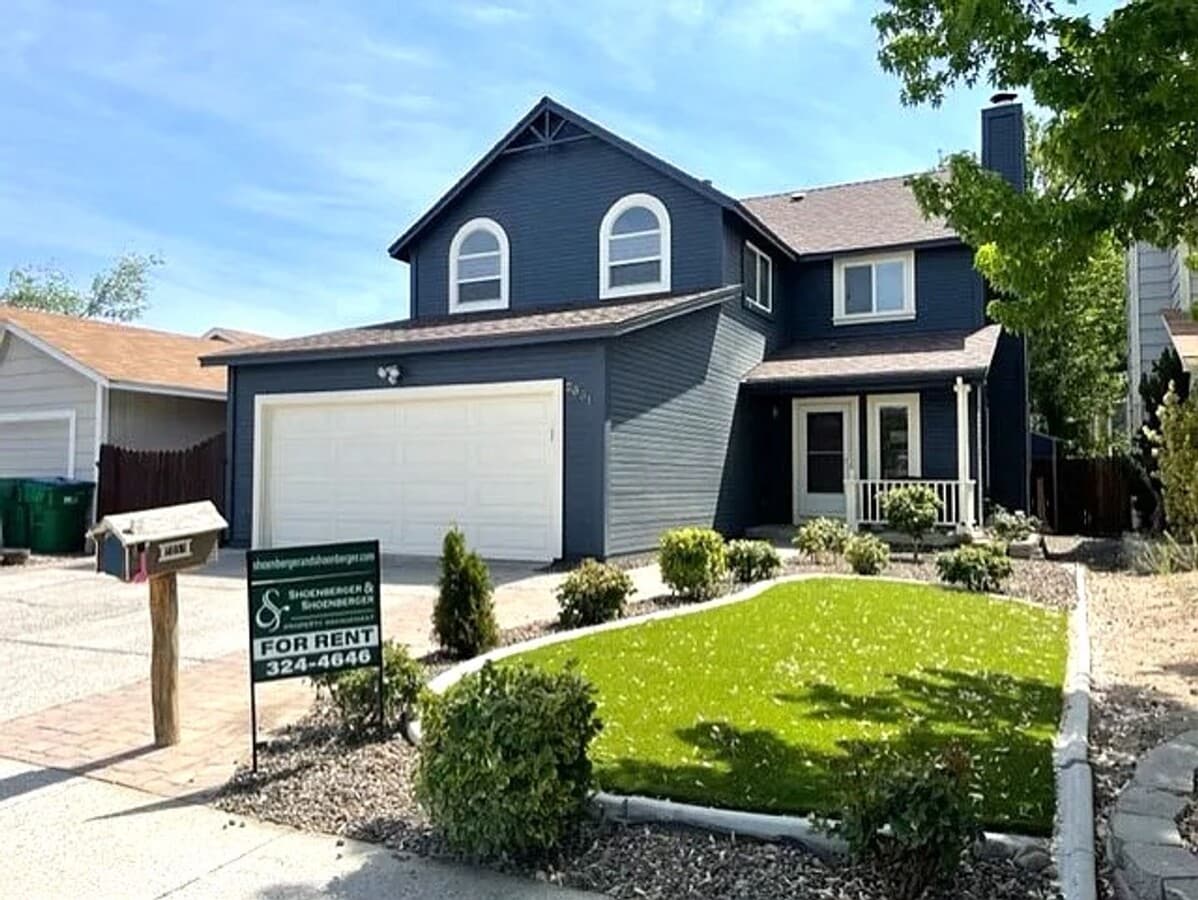 Photo - 2051 Burnside Dr