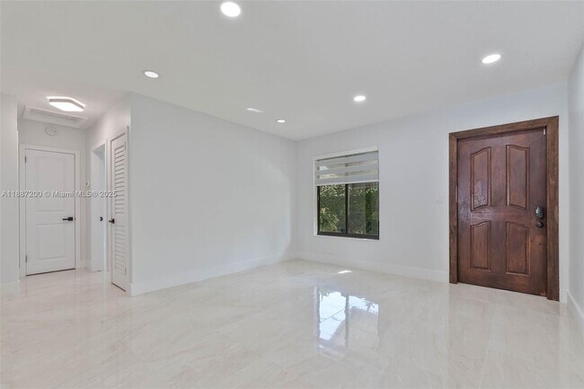 Photo - 2567 SW 21st Ave Unit 2567