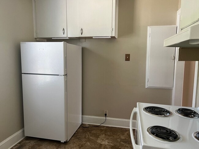 Photo - 2-Bedroom, 2-Bathoom Brick Home ***RENT SP...