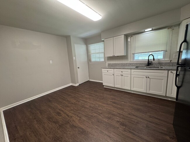 Photo - 8602 Gwin Dr House