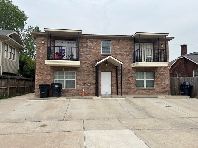 Building Photo - 4719 Clay St Unit 7 Rental