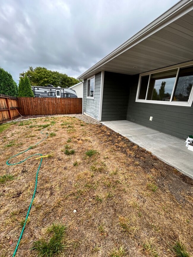 Photo - 105 Centurion St
