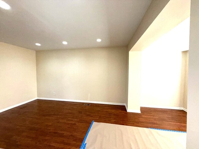 Photo - 7423 S St Lawrence Ave