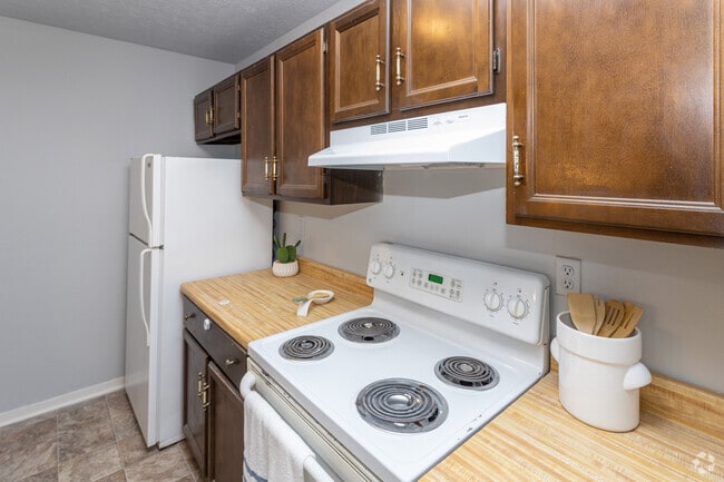 2BR, 1BA - 872 AF - Kitchen