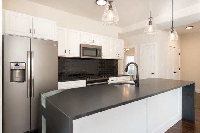 Photo - 131 Grampian Way Unit 2