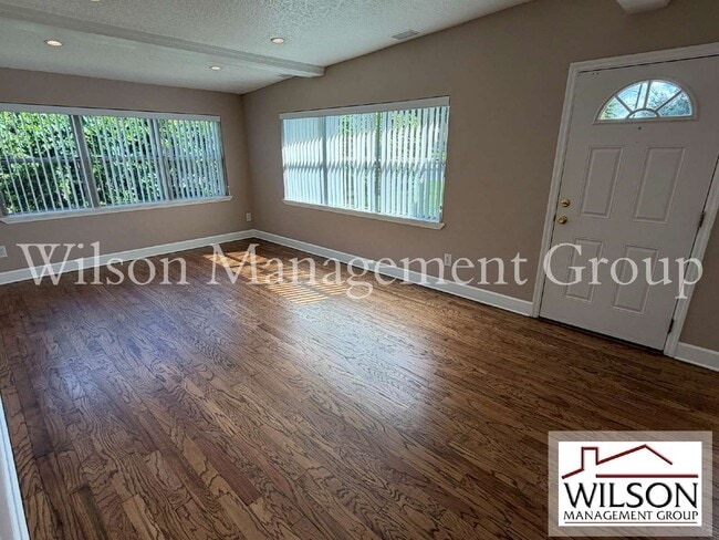 Photo - 4008 Montrose Ct