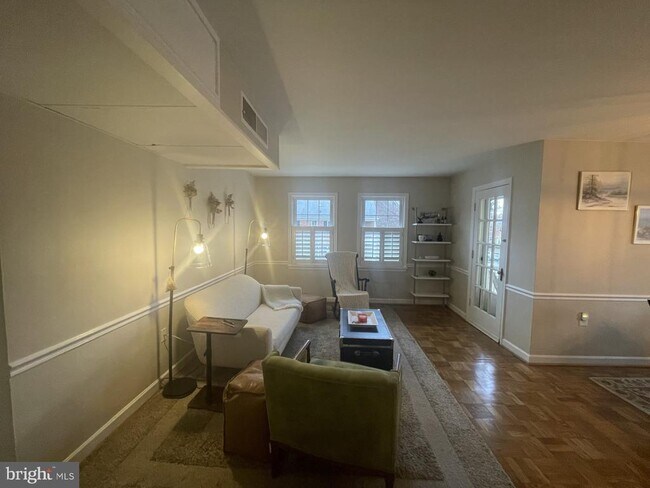 Photo - 6610 Potomac Ave Unidad B2