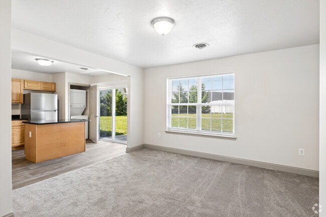 Keryn, 3 habitaciones, 2.5 baños - 1,480 pies cuadrados - Comedor y cocina - Sunpointe Townhomes