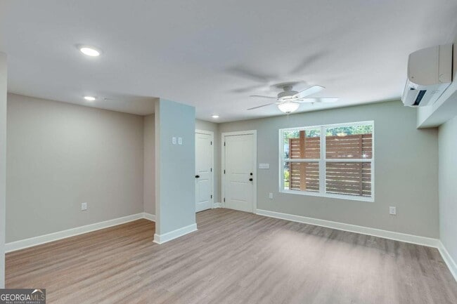 Photo - 710 Jesse Jewell Pkwy SE Unit 102