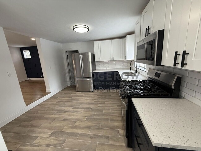 Photo - 1004 Garfield Ave NW