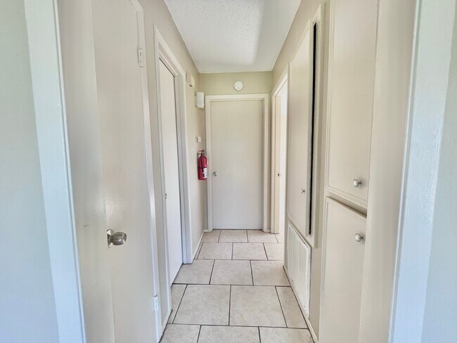 Photo - 3021 Sycamore Ave Unit 10